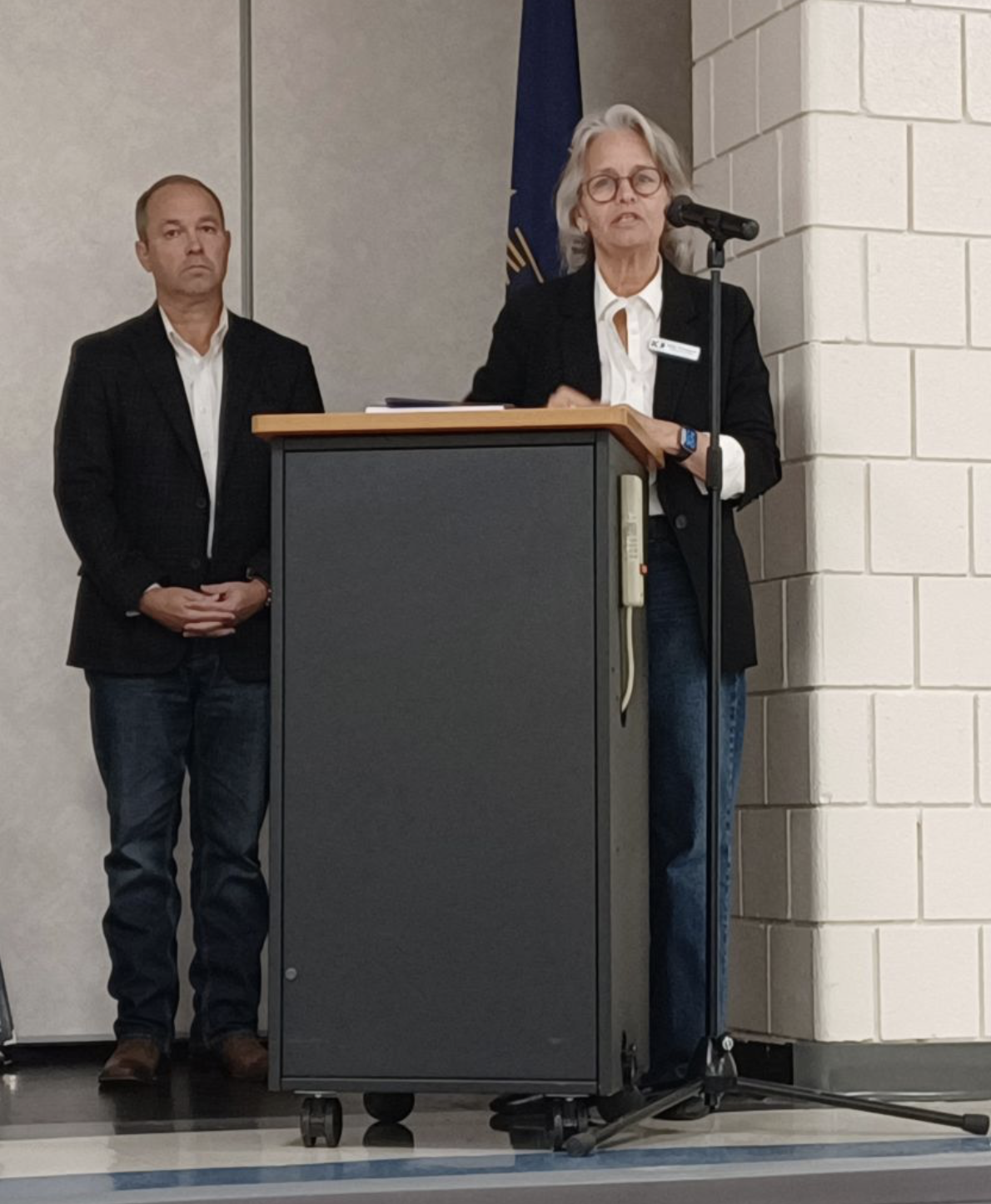 Citizens Hear From Congressional Candidates